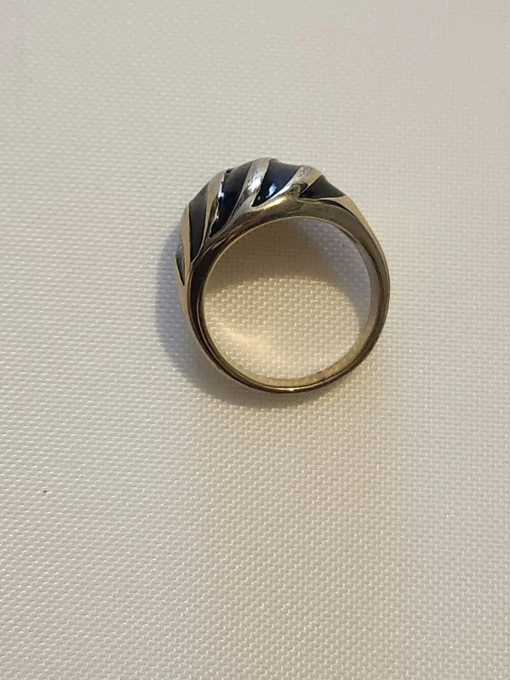 Unbranded 18k gold